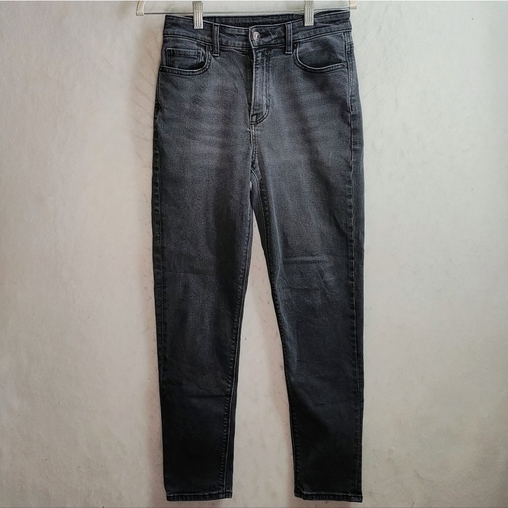 Women's American eagle mom jean size 0 faded black cropped stretch